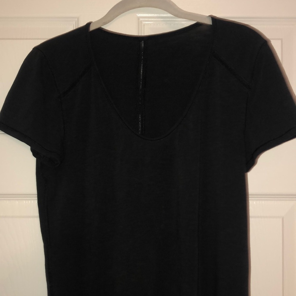 Lululemon black v neck size 8